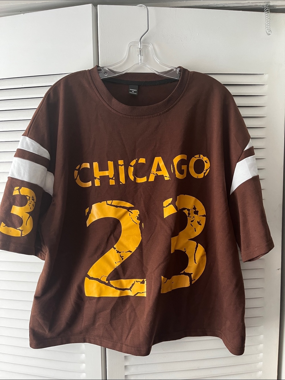 Manfinity Men’s XL CHICAGO 23  Crewneck Sweatshirt in Brown & Yellow